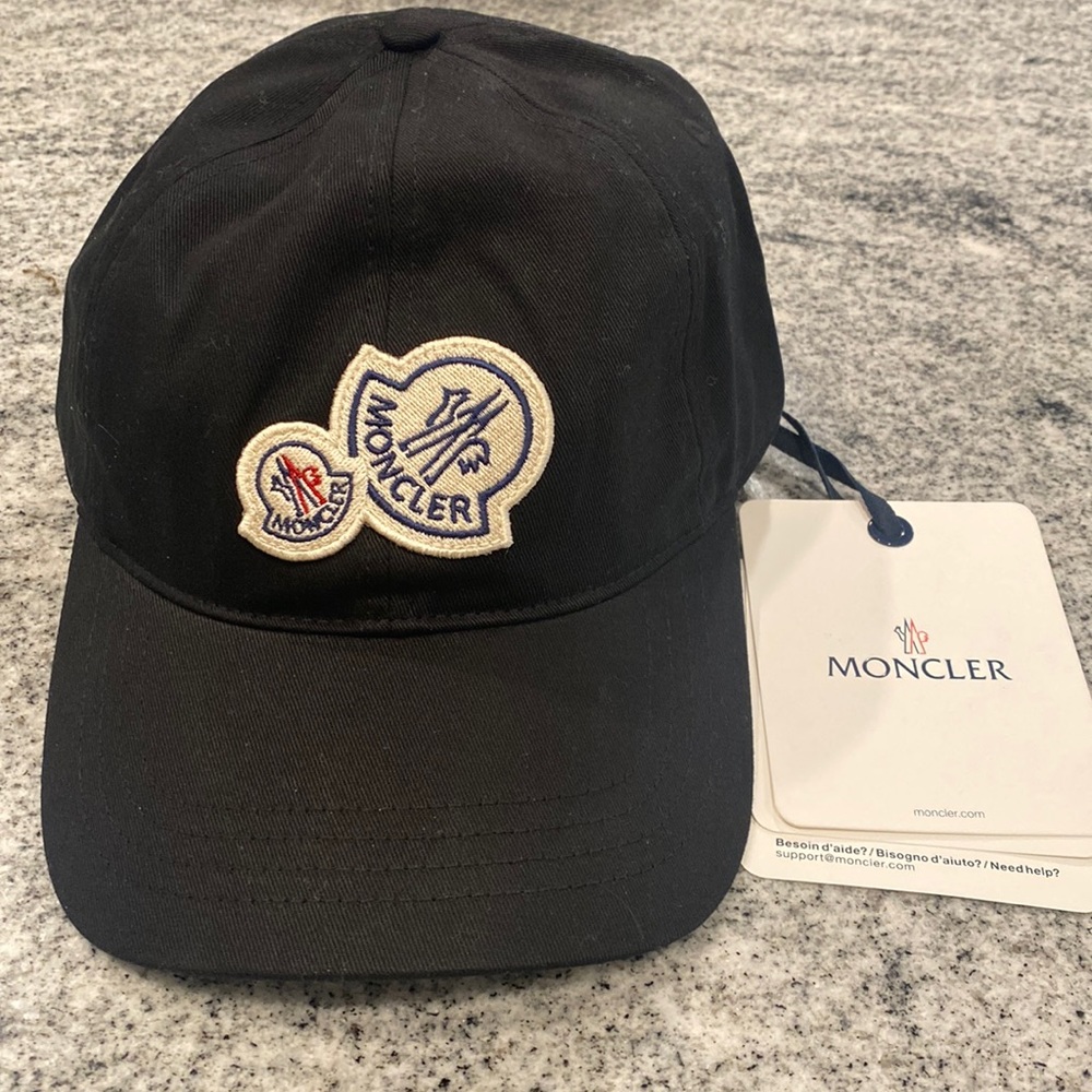 3 -New w/ tags Moncler unisex double logo baseball hats Black.